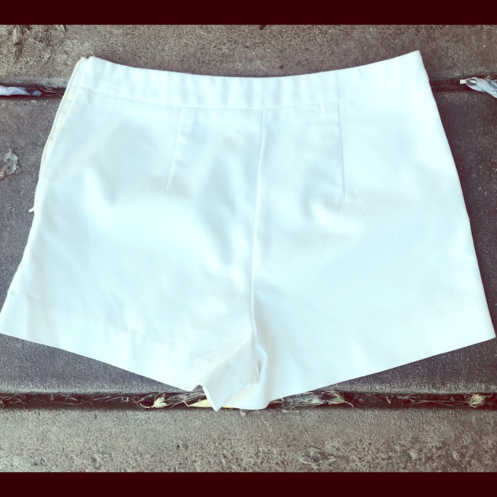 ❤️OFF WHITE SOLID SHORTS ❤️